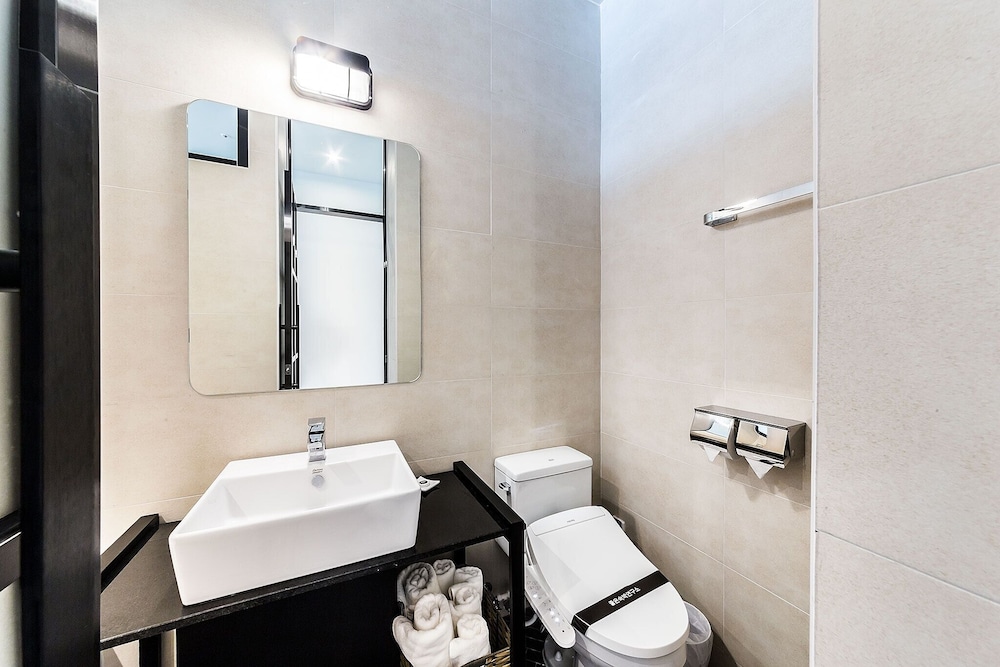 Avenue, Ocean, 2 Double Beds 3/4