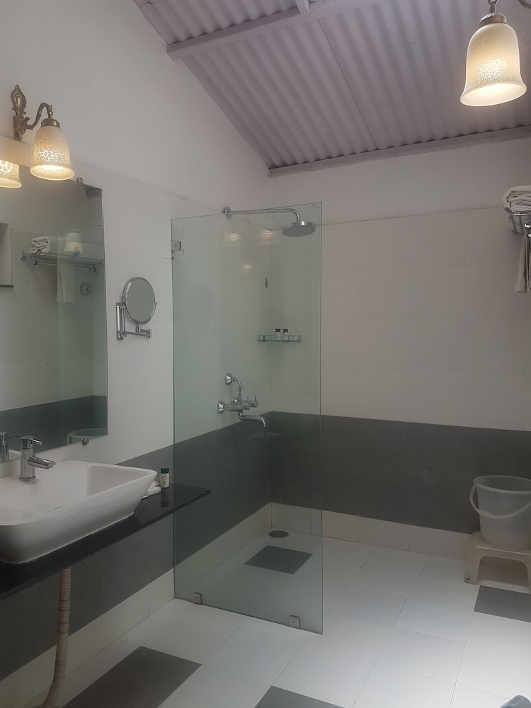 HOTEL RATAN VILLAS 32/32