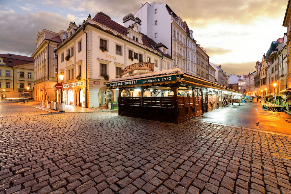 Melantrich Sivek Hotels 45/46