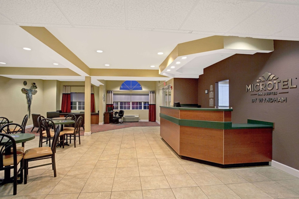 Microtel Inn & Suites By Wyndham Bushnell 3/24
