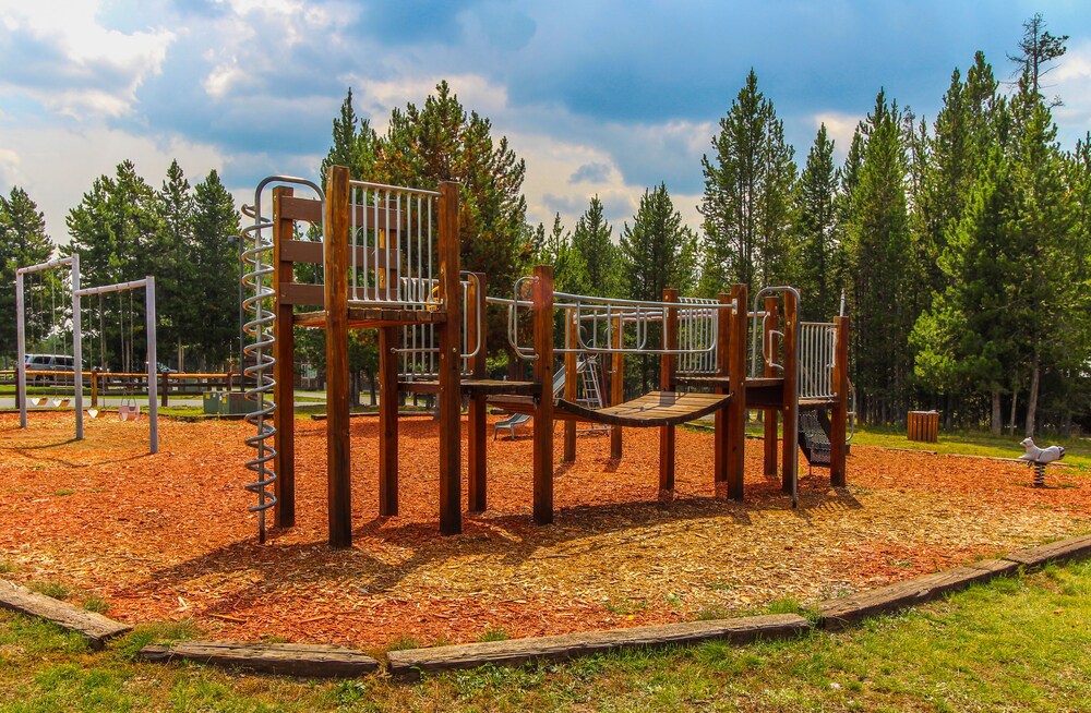Timbers at Island Park Village Resort 51/59