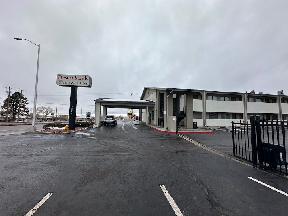 Desert Sands Inn & Suites Albuquerque 22/28