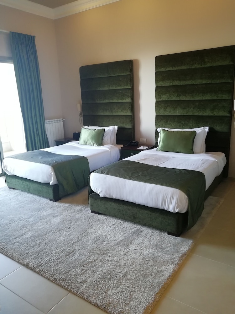 Cherry Blossom Boutique Hotel 7/69