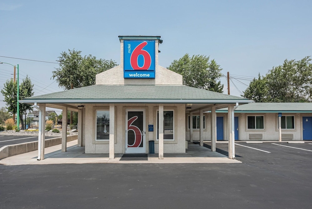 Motel6 Fallon, NV 40/46