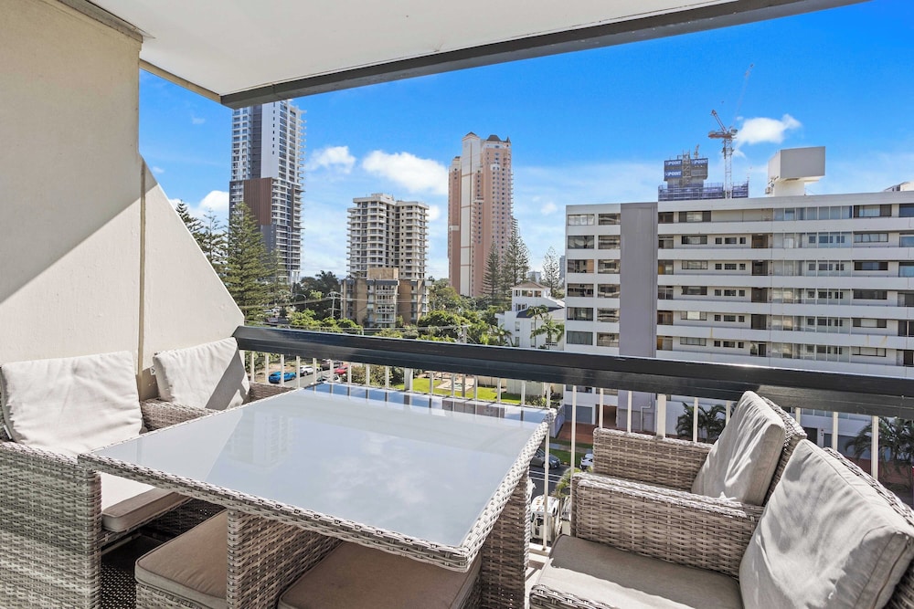 HI HO BEACH APARTMENTS 28/69