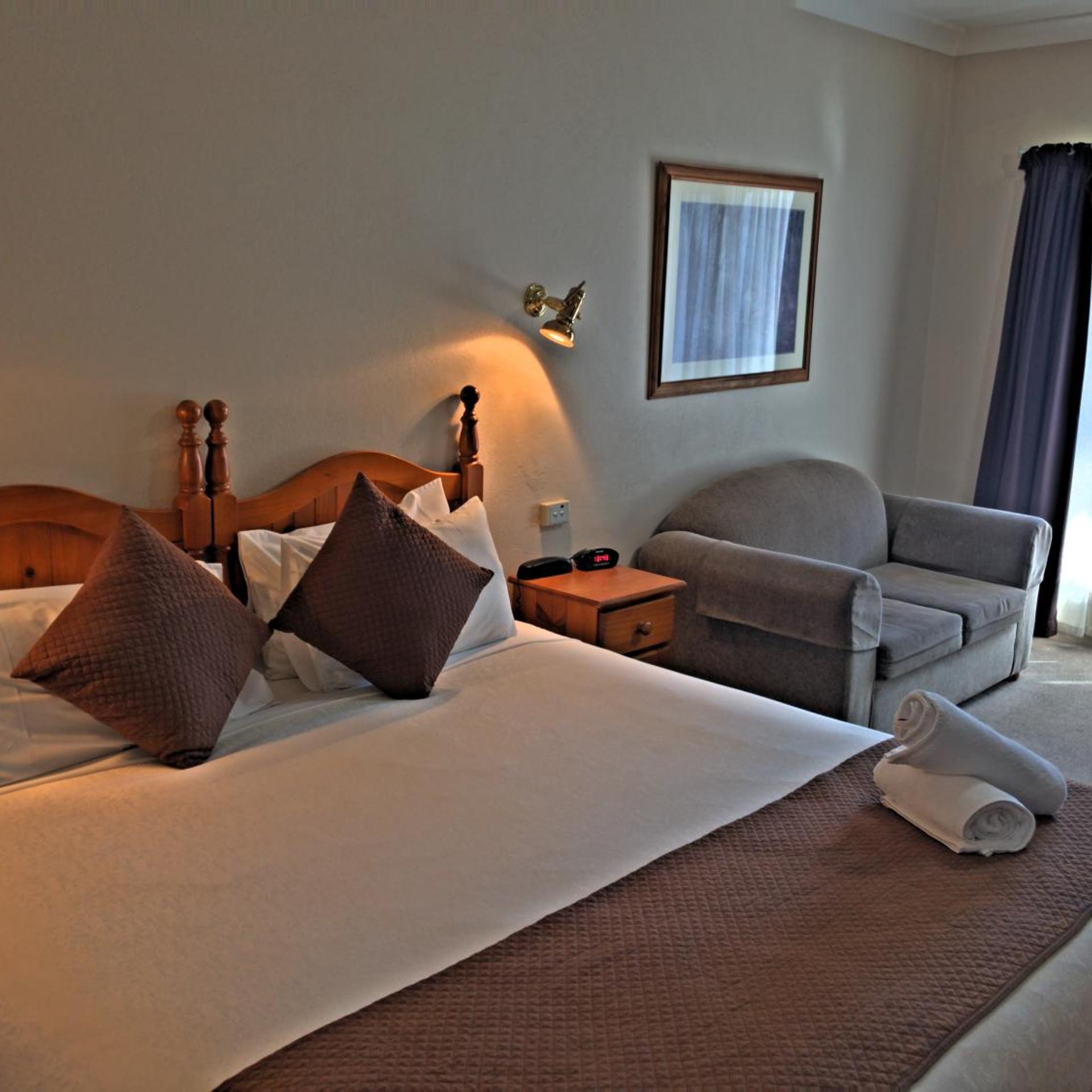 NEW ENGLAND MOTOR INN 30/40