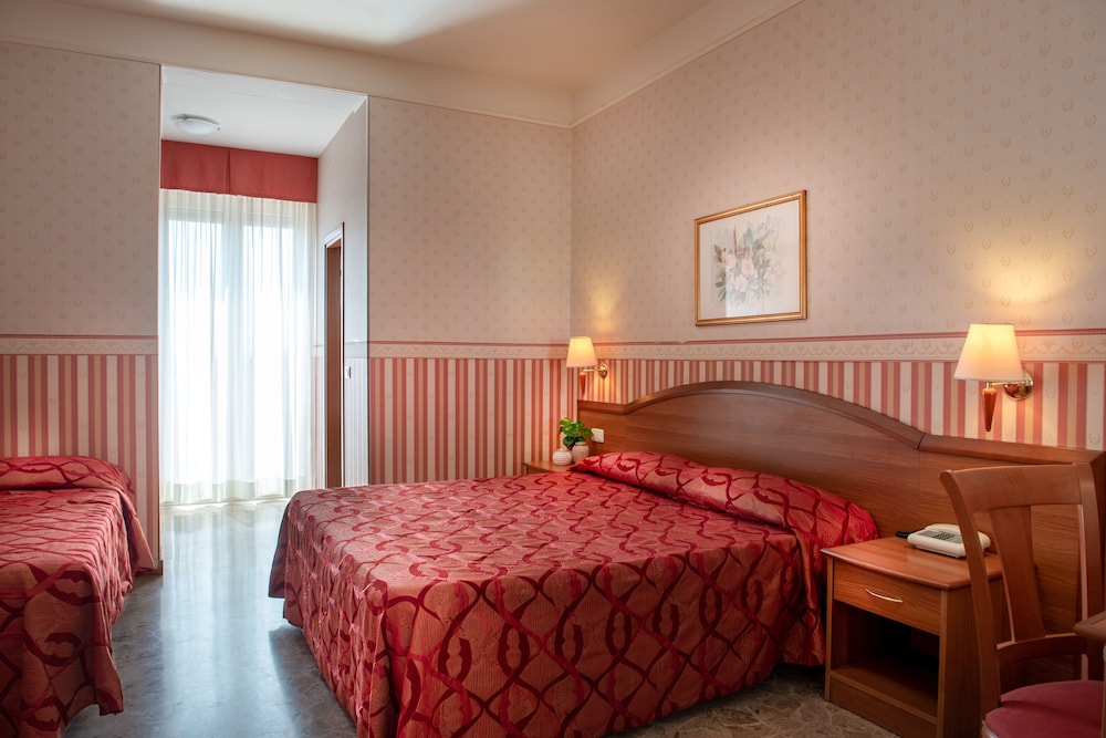 Hotel Tiffany 11/43