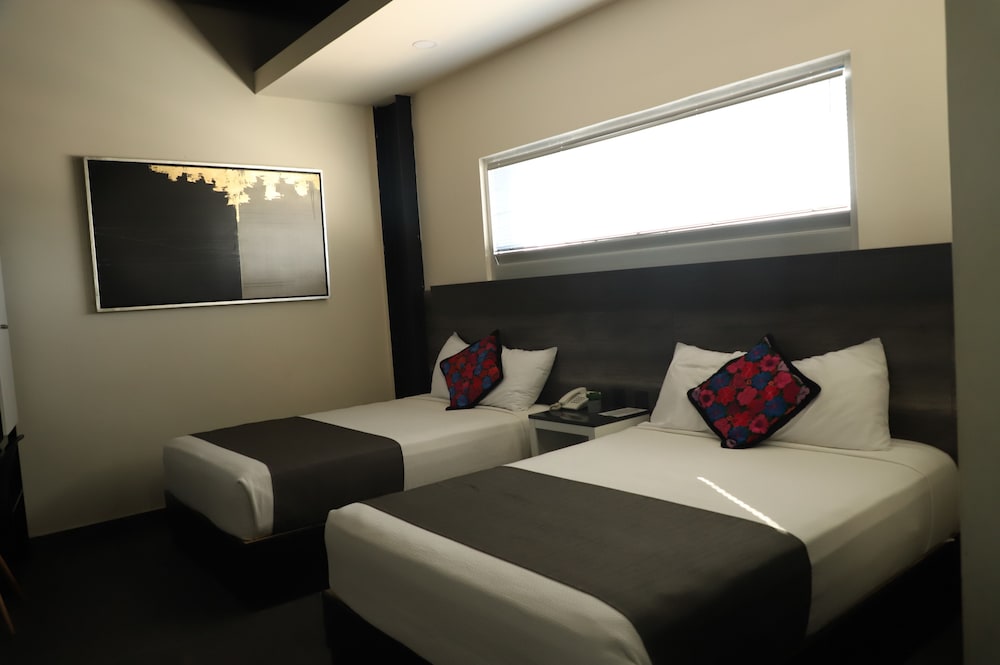 Homesuites Malecon 38/56