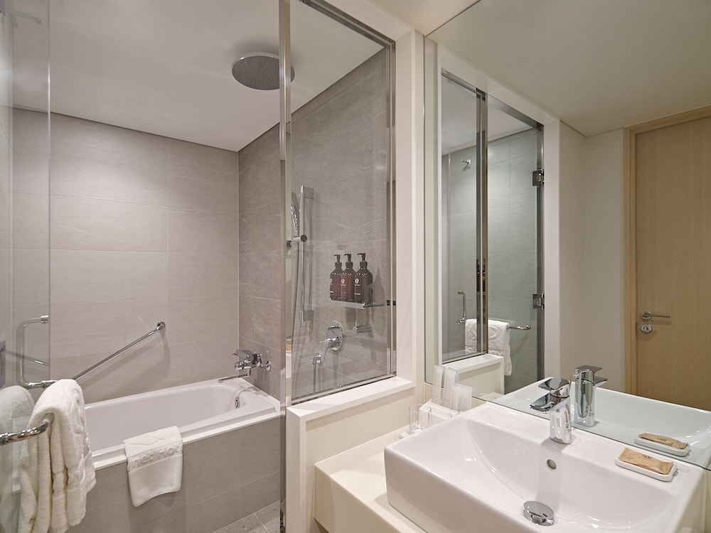 SUPERIOR, DOUBLE BED, HIGH FLOOR