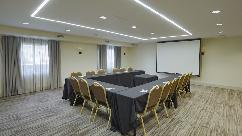 Holiday Inn Irving - Las Colinas, an IHG Hotel 54/64