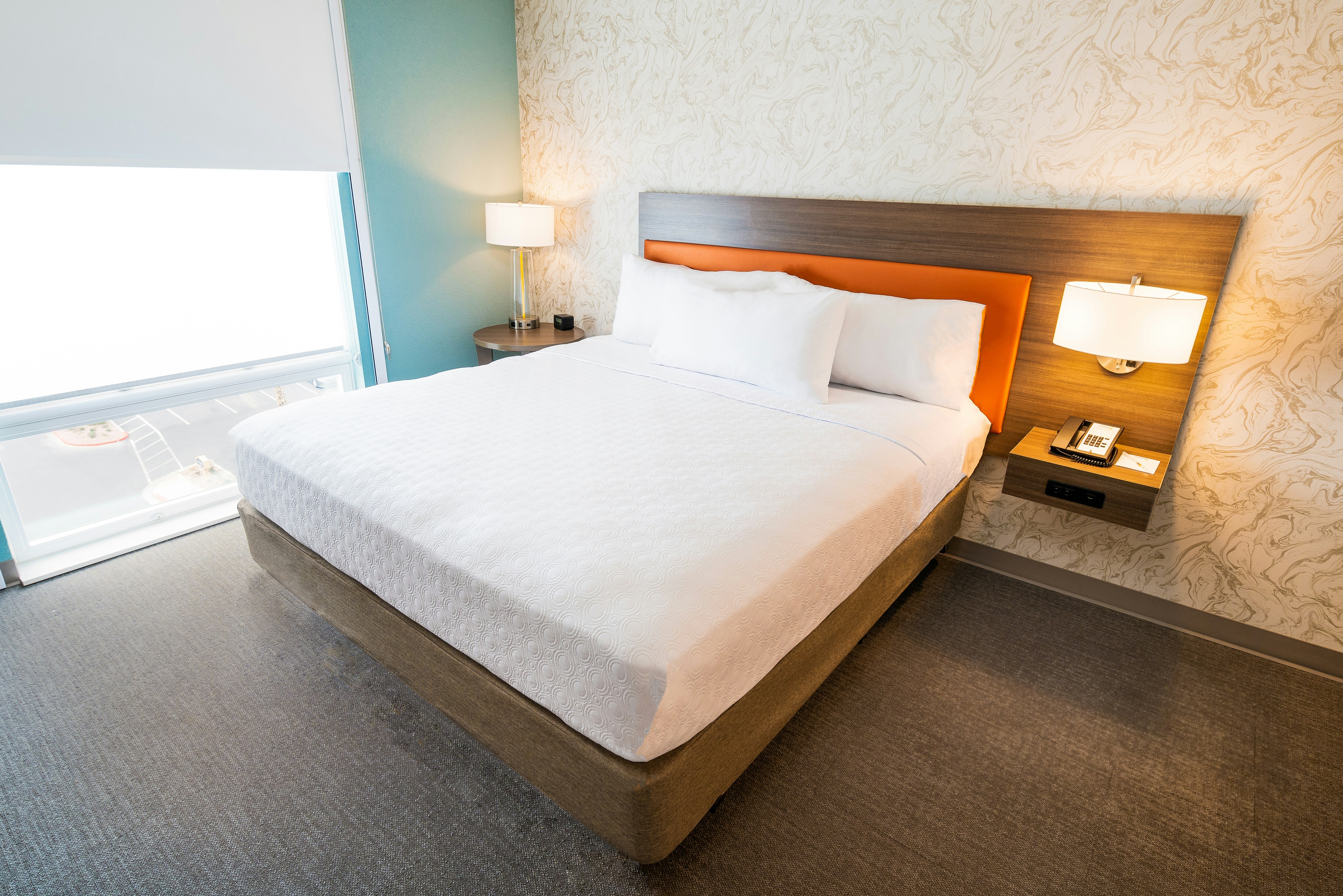 1 BEDROOM, SUITE, KING BED