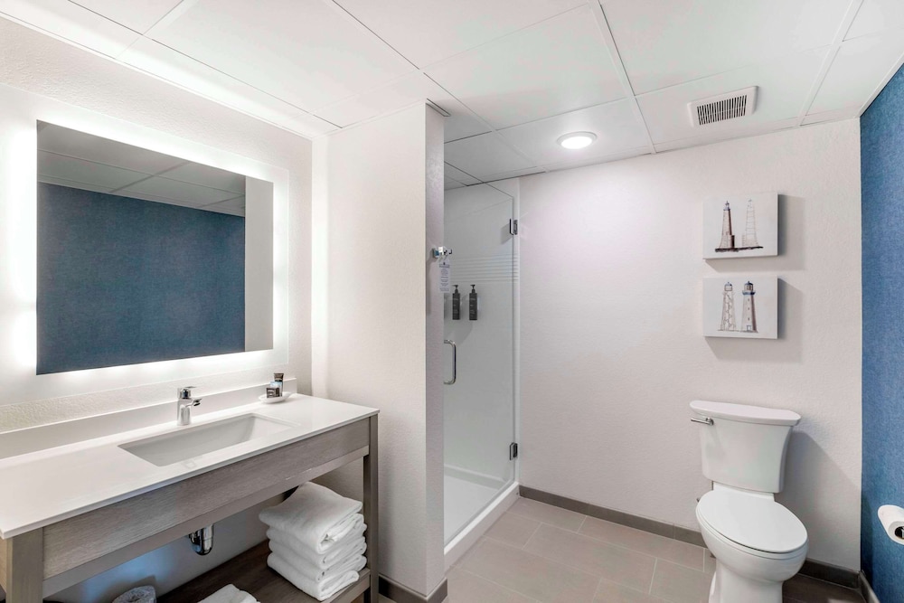 The Harborview, Ascend Hotel Collection 58/58