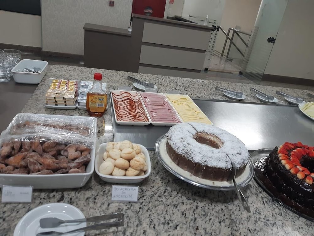 Astron Suites Sao Jose dos Pinhais 38/54