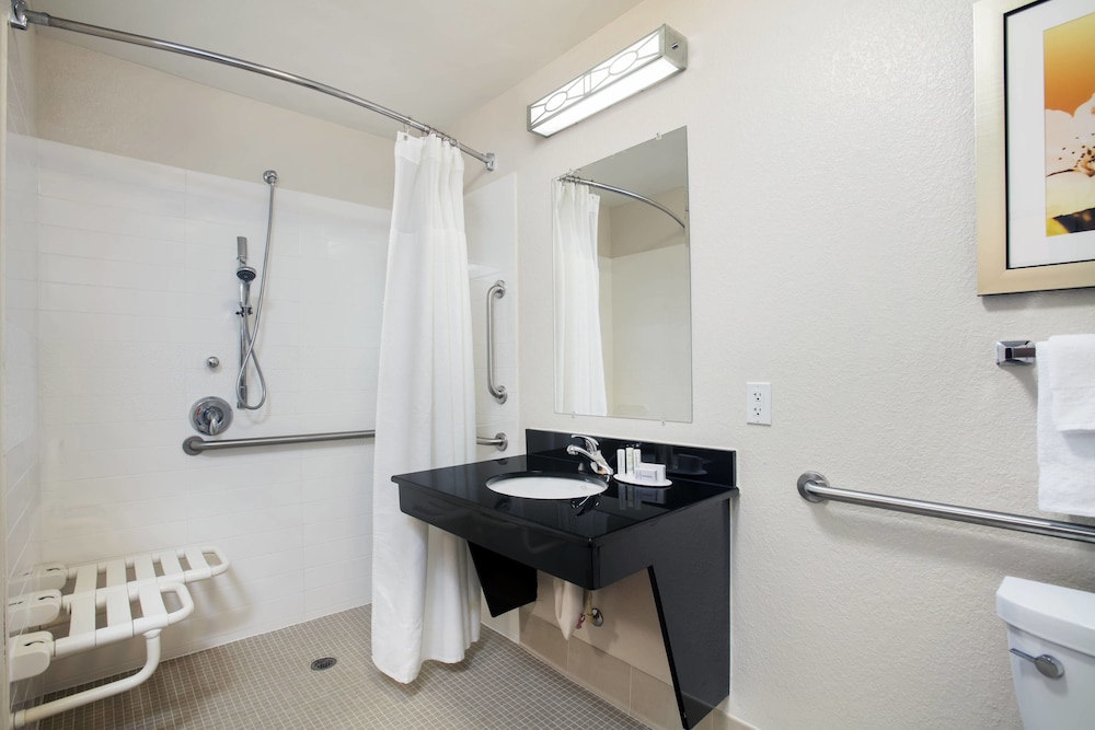 Fairfield Inn Suites By Marriott Lakeland Plant City 16/48