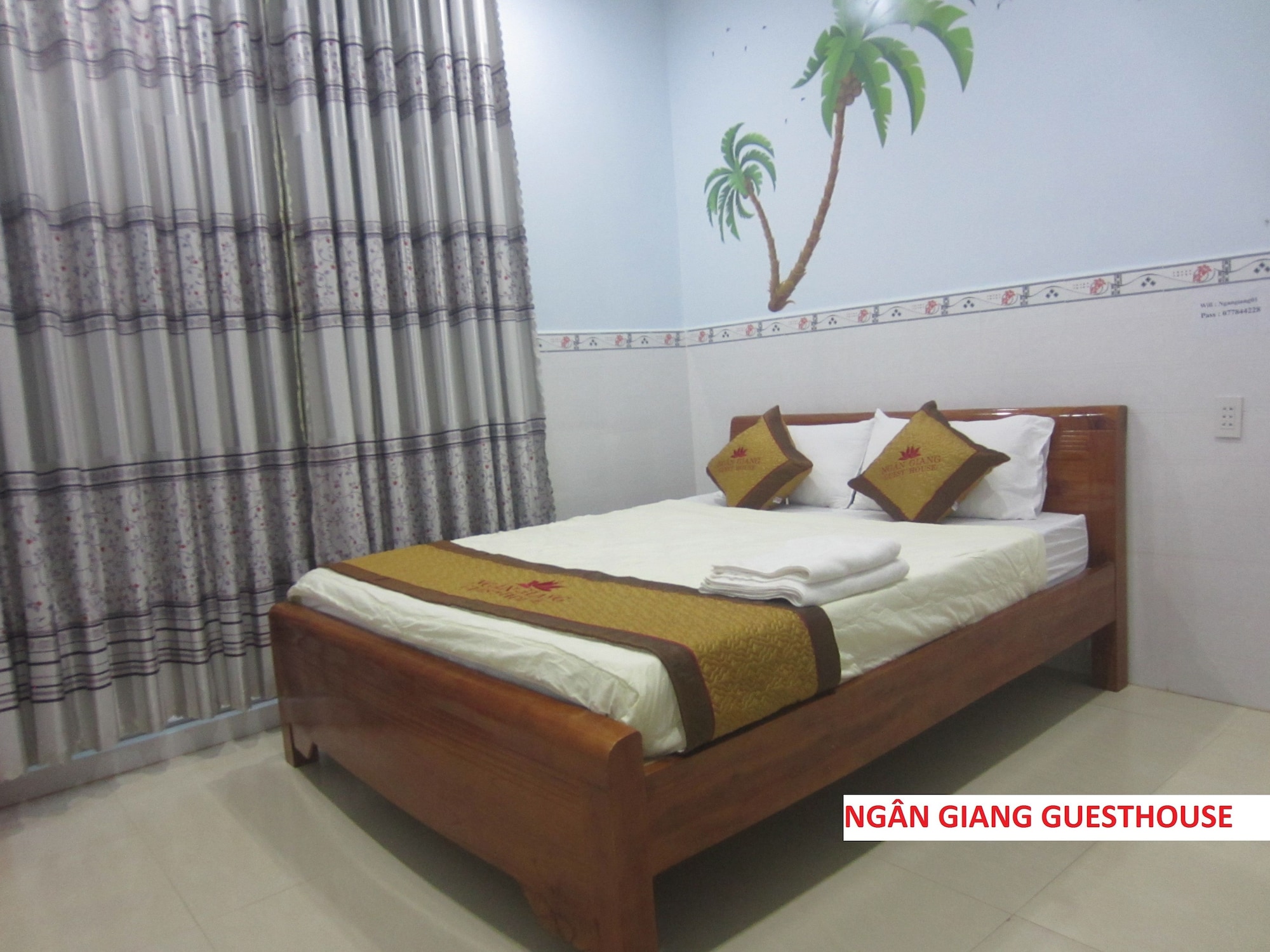 ROOM, DOUBLE BED