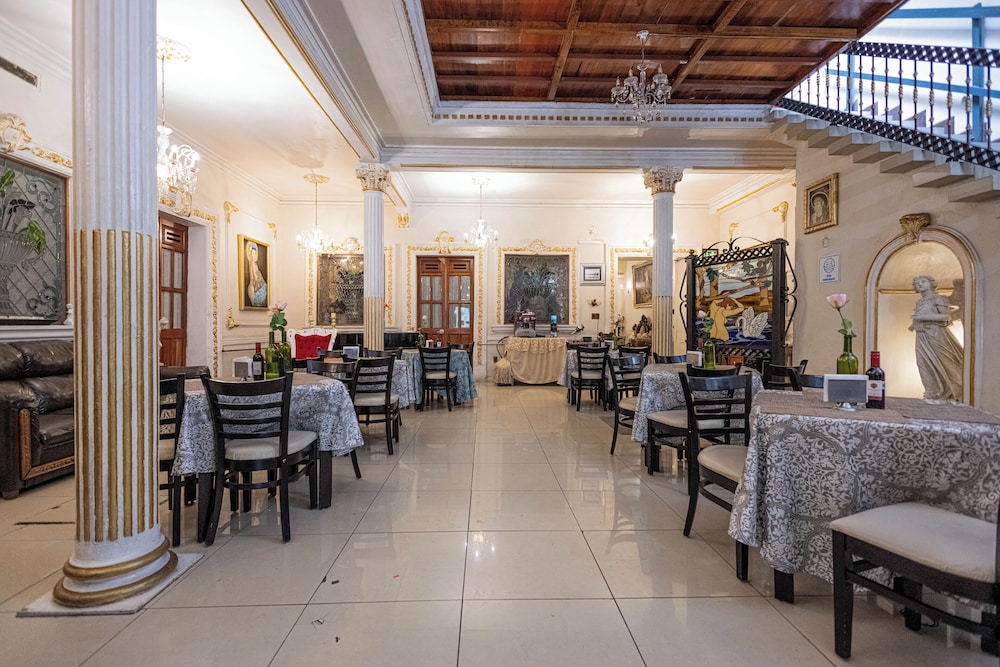 Capital O Hotel Patio Pombo 47/50
