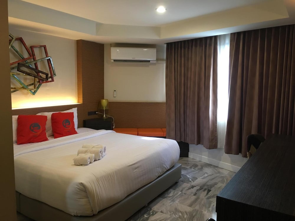 Dragon River Avenue Hotel 15/40