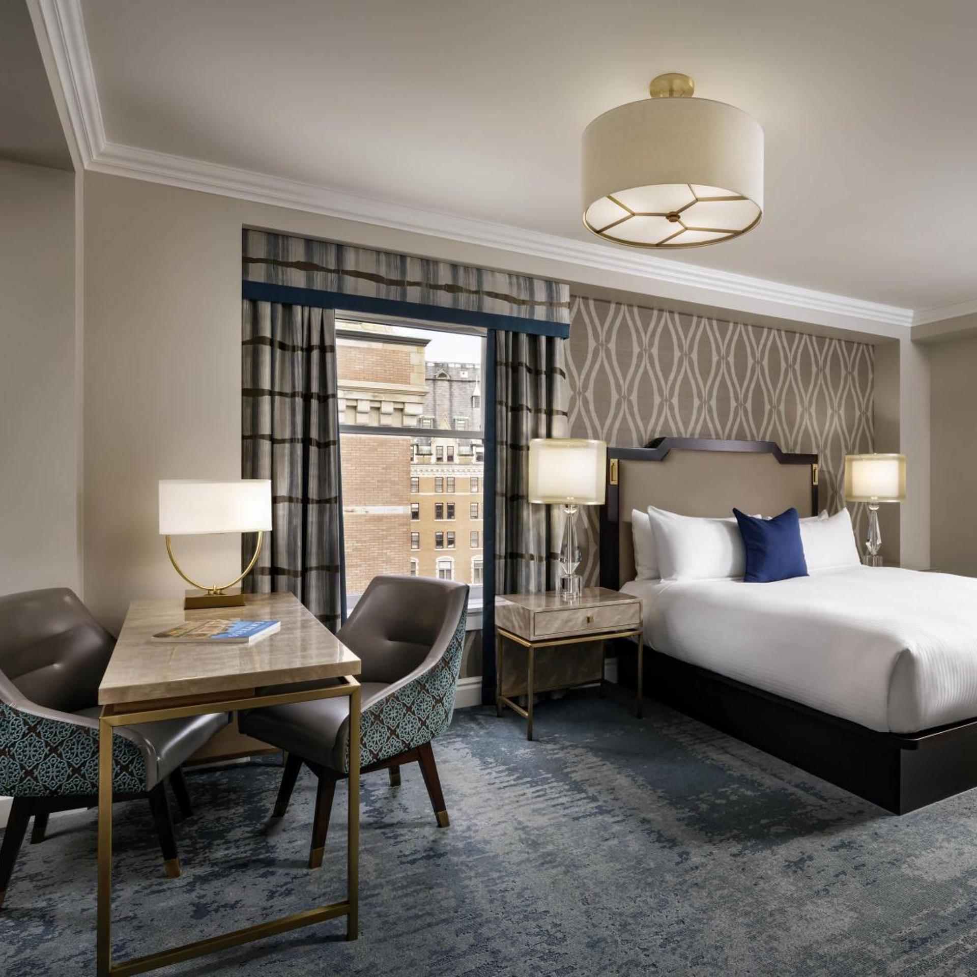 غرفة ديلوكس بسرير كينج وسرير كوين بإطلالة على المدينة، Fairmont Empress Hotel 2/4