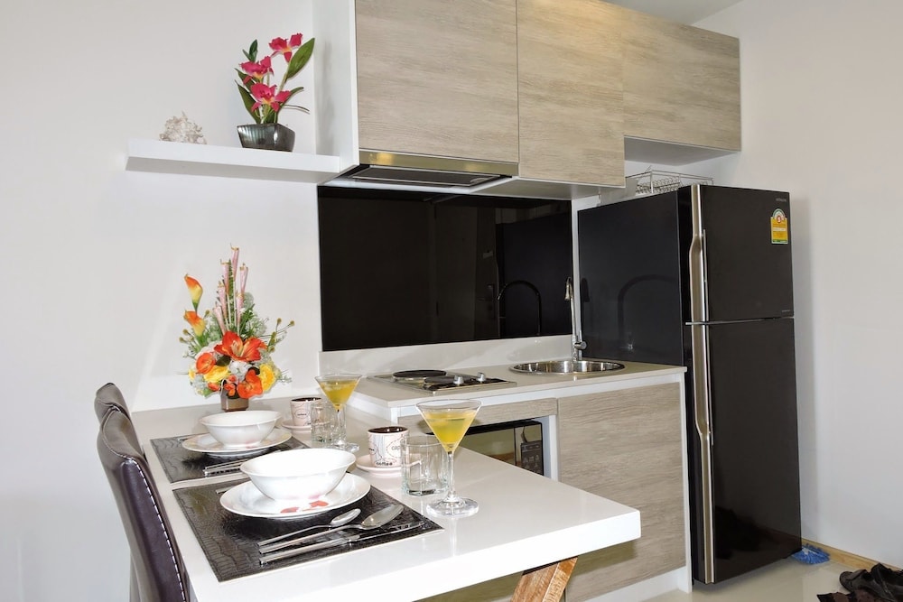Acqua Condominium 9/50
