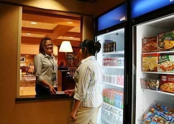 Hampton Inn Suites Yuba City 25/44