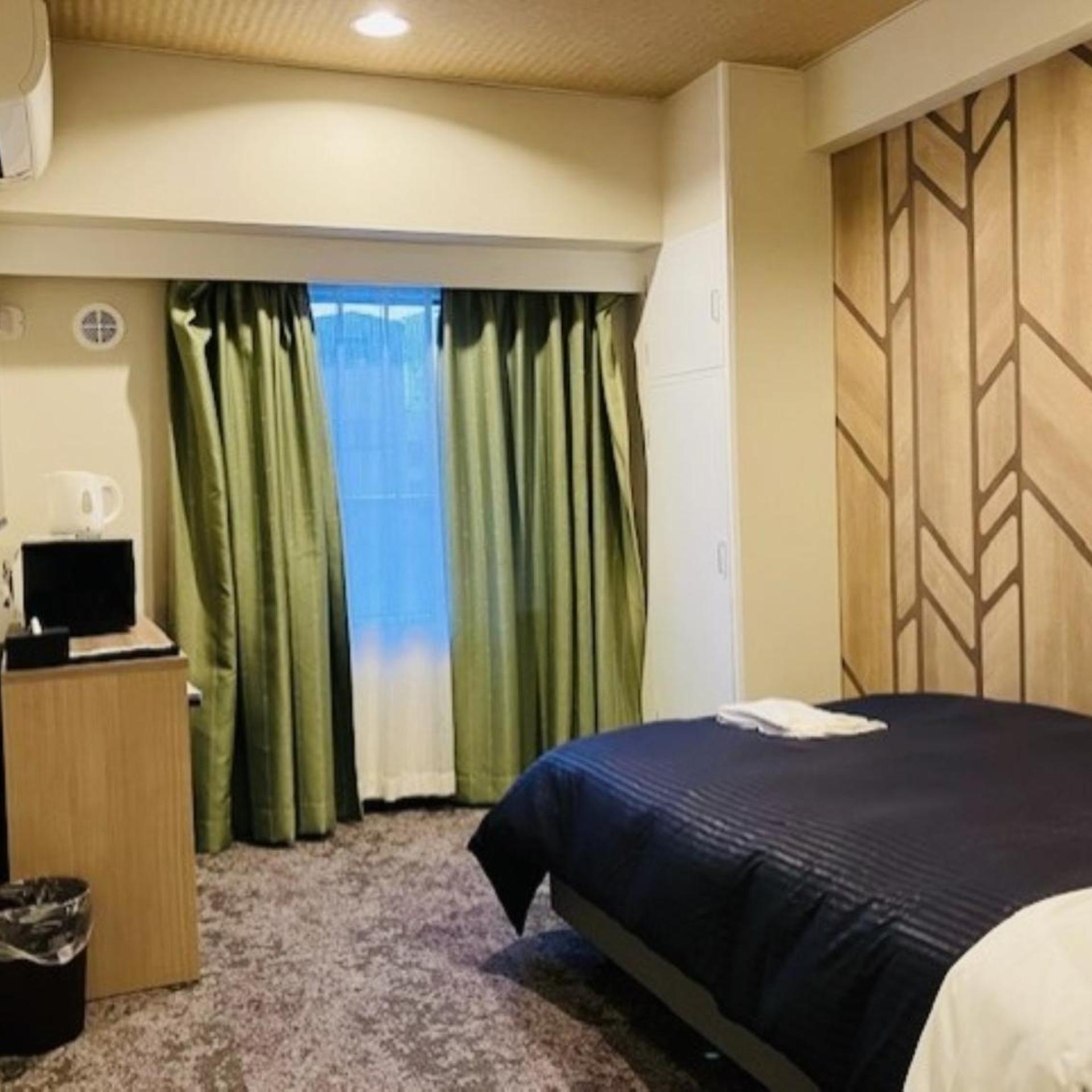 Room, Semi Double Bed