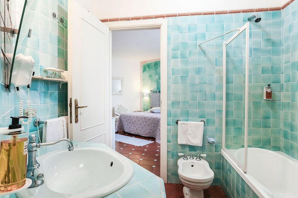 Stefania Hotel 26/87