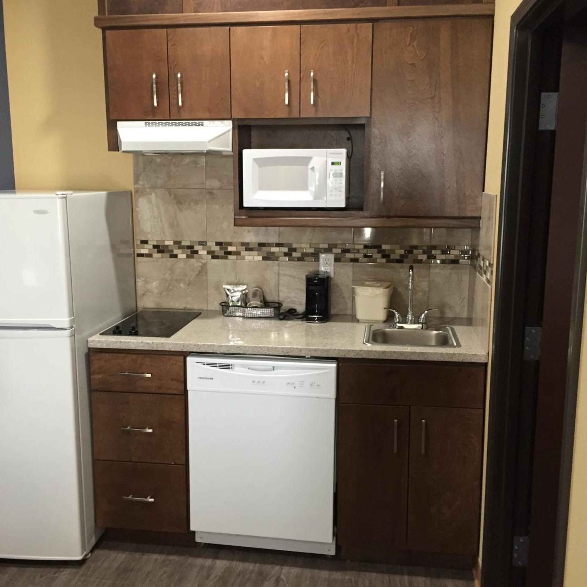 La Bonita Inn and Suites - Crane 24/40