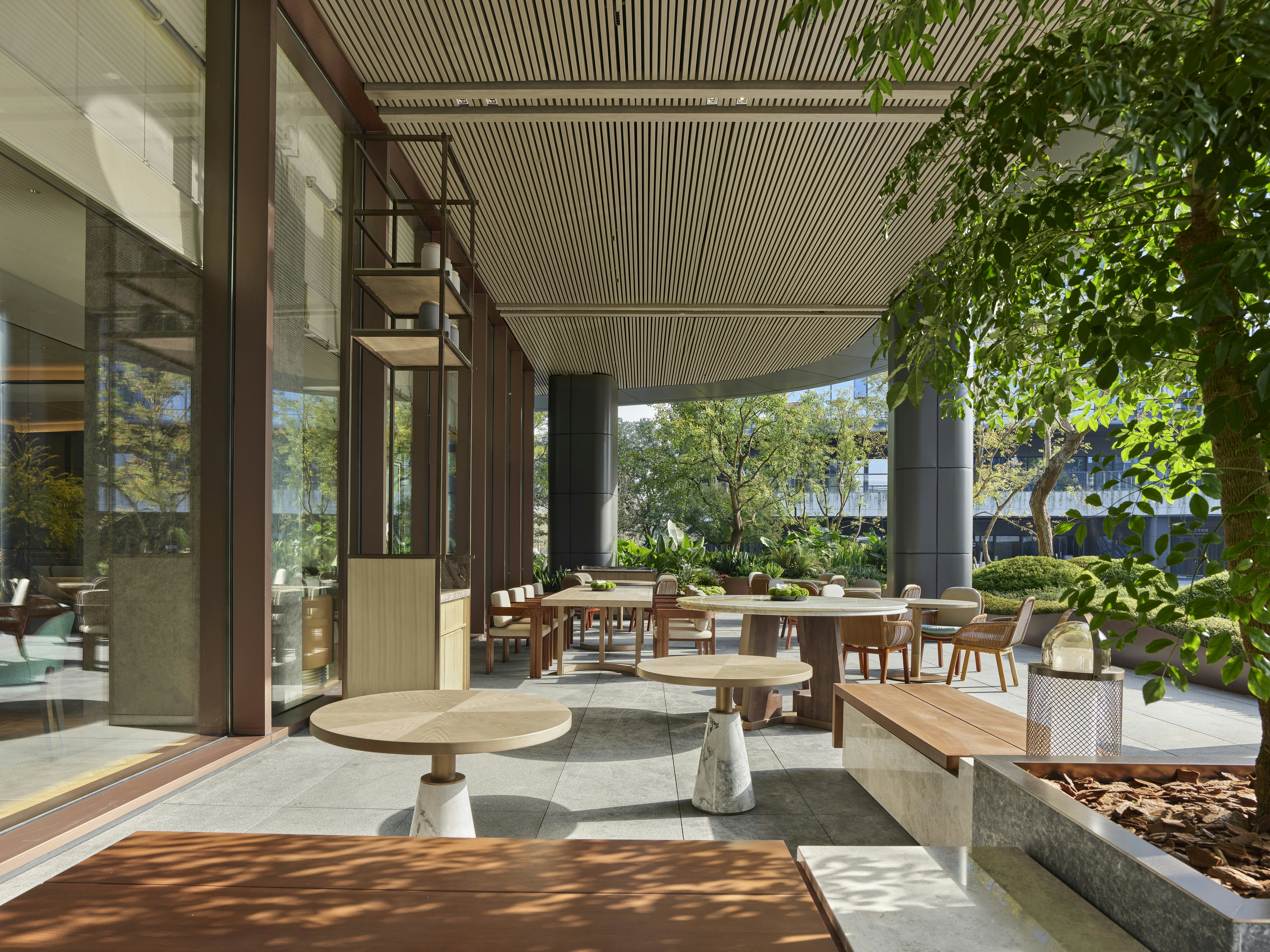 DoubleTree by Hilton Chengdu Xinglong Lake 34/53
