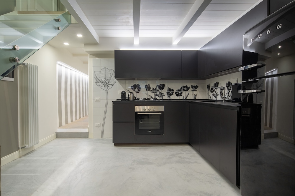 Casa Velluti Deluxe 6/34