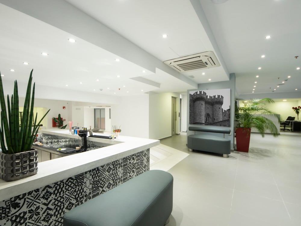 Elite Hotel 8/50