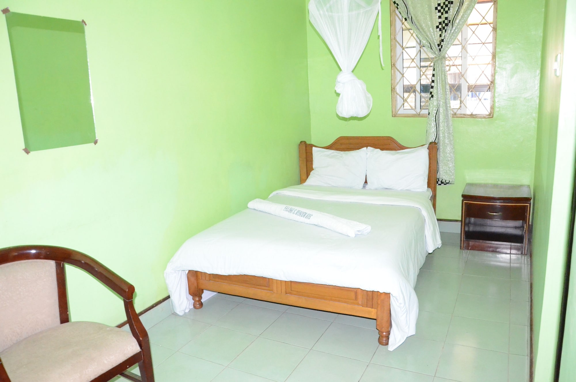 ROOM, DOUBLE BED