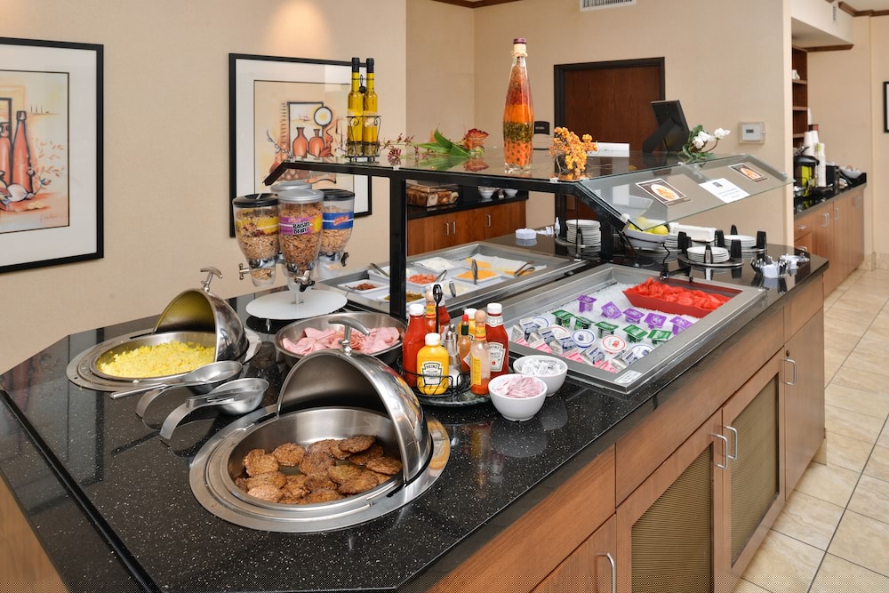 Staybridge Suites Albuquerque Airport 39/59