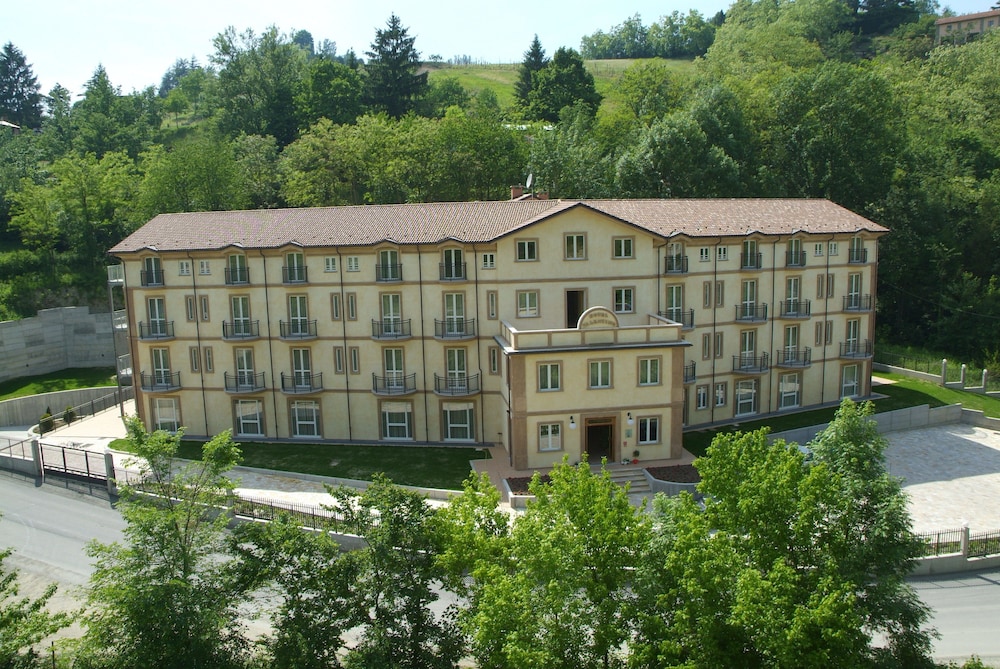 Hotel Valentino 5/50