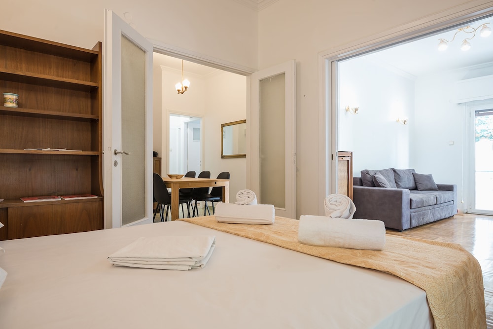 Victoria Best Apartments Near Metro 10/19