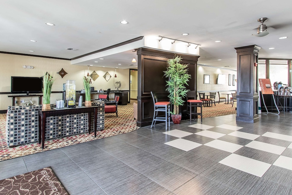 Comfort Suites Lawton Near Fort Sill 13/56