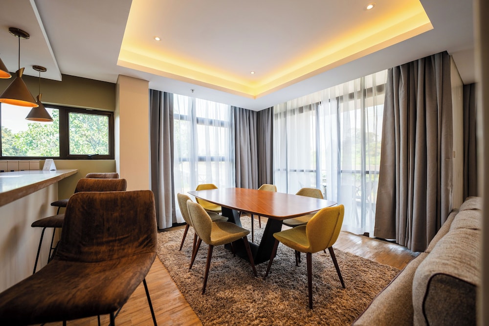 Trademark Suites at Enaki Town 34/60