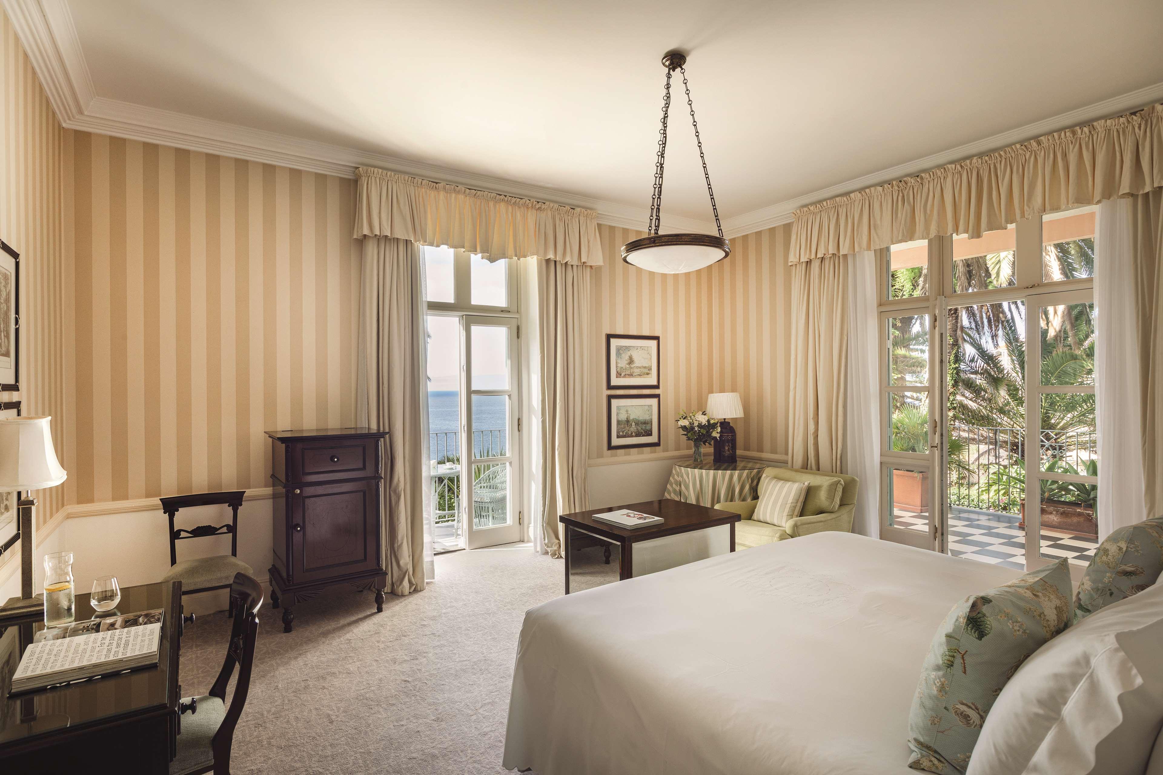 Junior Suite, Deluxe
