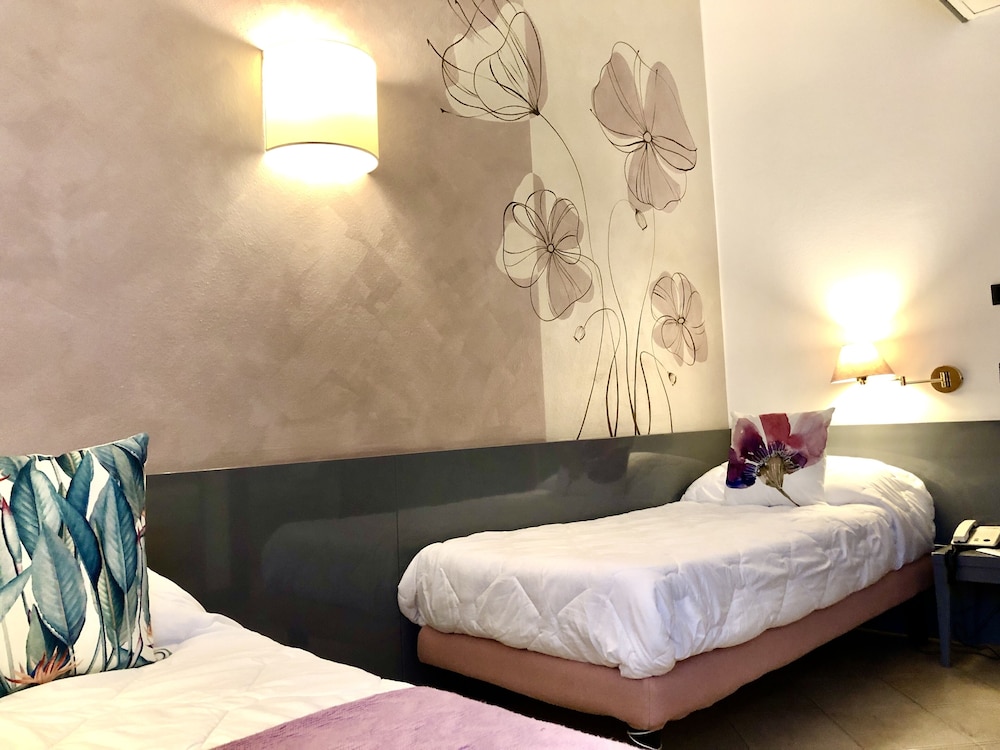 Hotel Alfieri 32/76