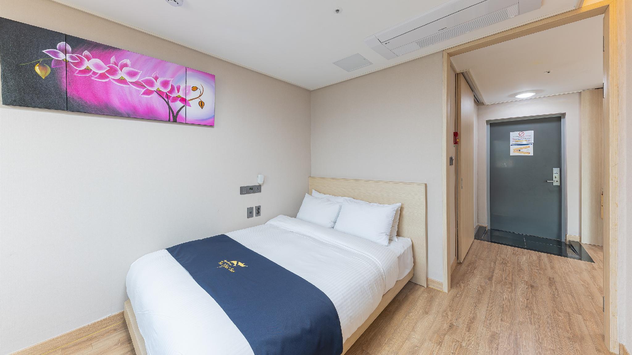 Bridge, Premium, Double Bed, No View