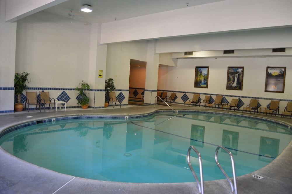 Yosemite Cedar Lodge 7/59
