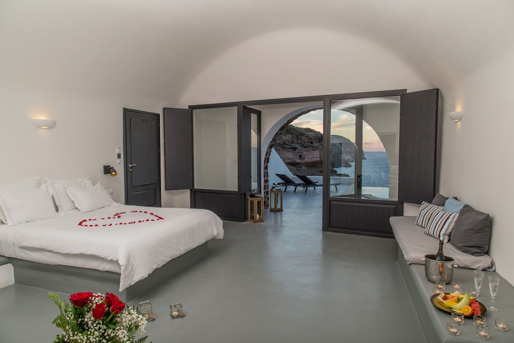 Grand Ambassador Santorini Hotel 41/78