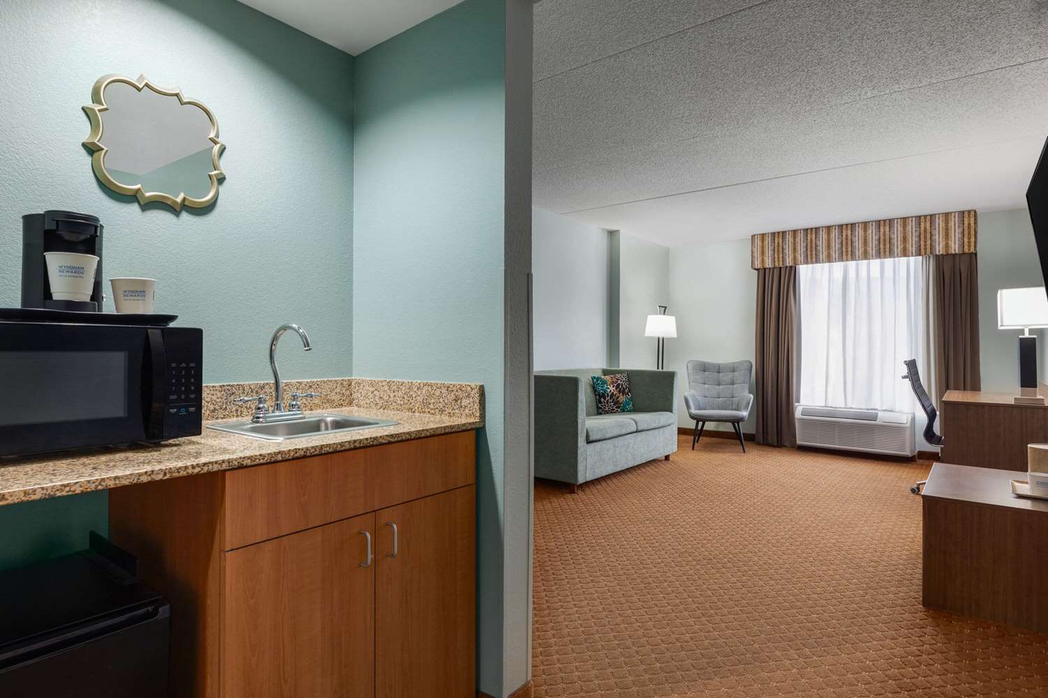 Wingate By Wyndham Louisville East 13/19