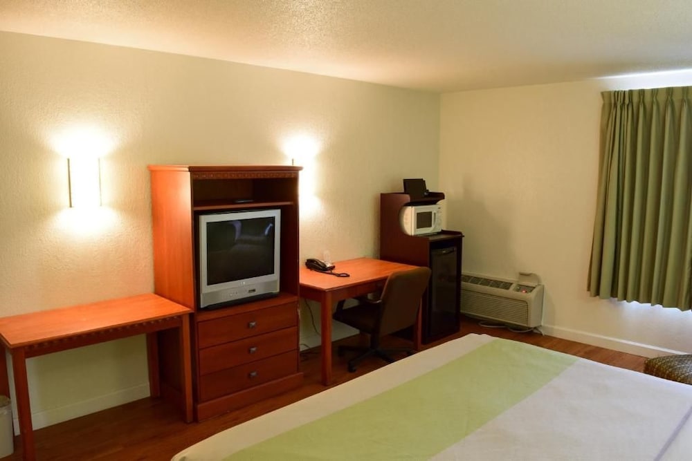 Motel6 Springfield, OH 34/60