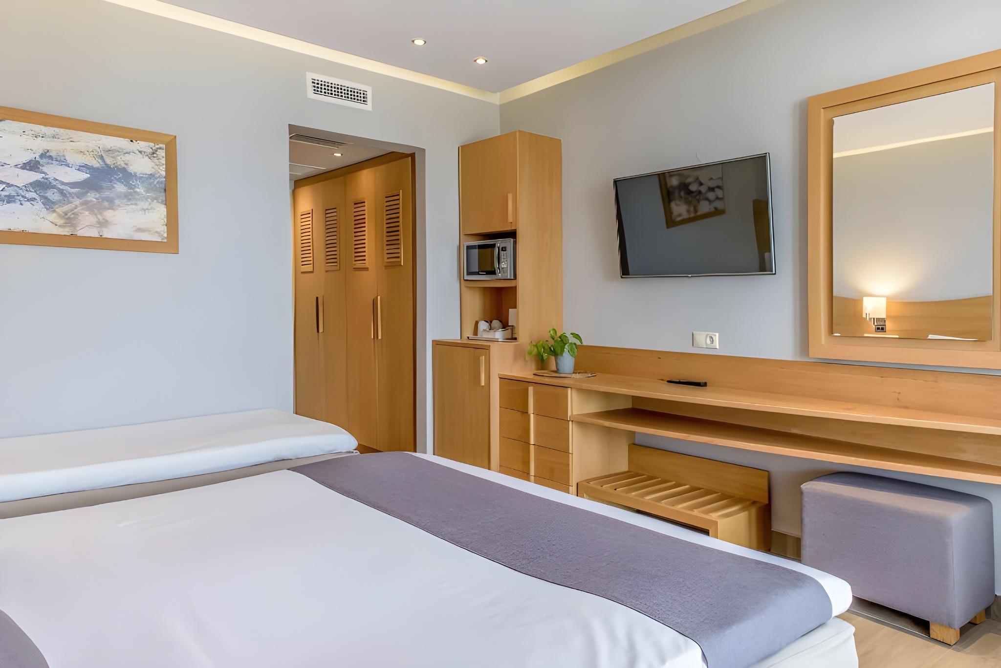 Double Room Superior Individual Pool