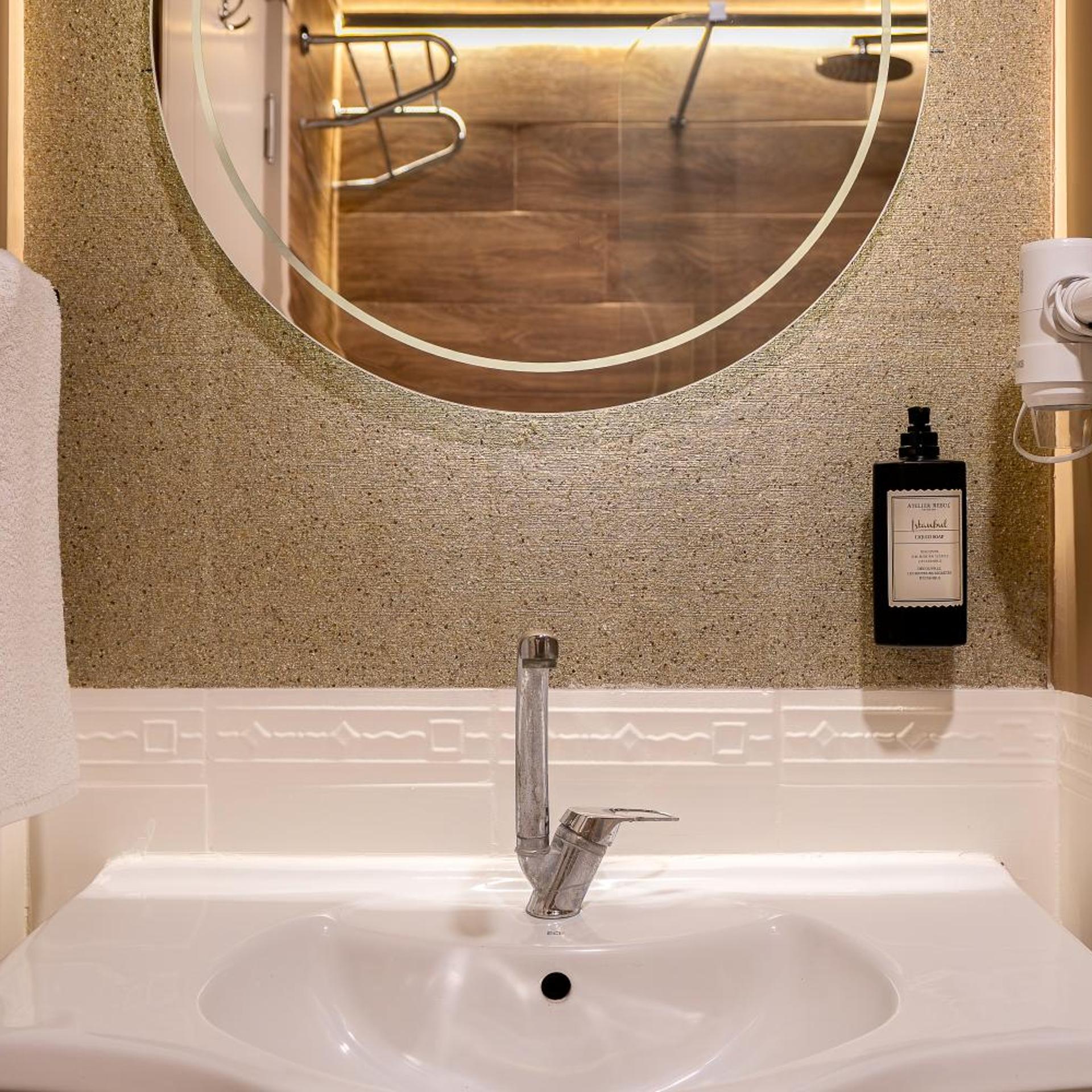 جناح بسرير كينج، Hotel Santamarina 7/7