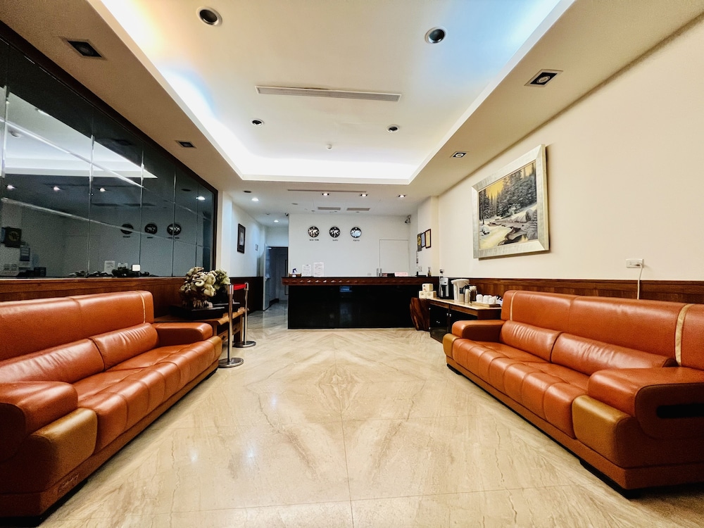 Mucha Hotel 43/54