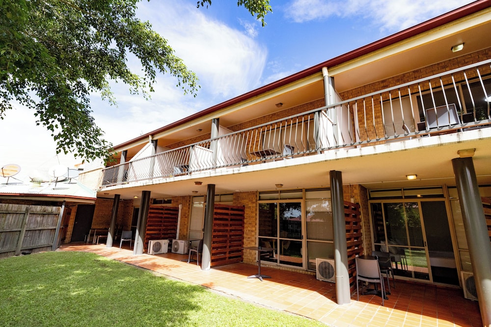 SUNDOWNER HOTEL MOTEL 2/49