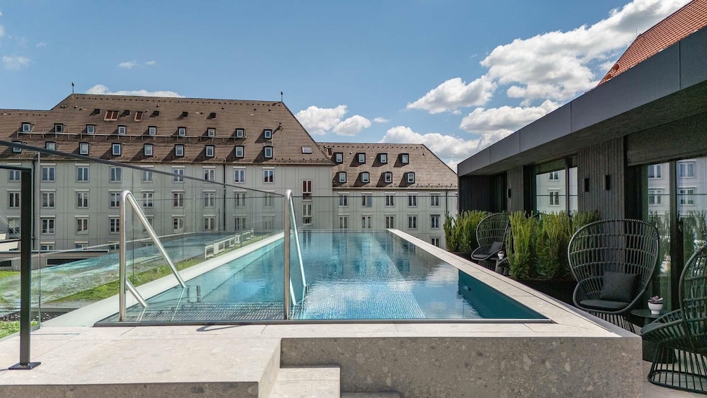 Hotel Maximilian S 68/70