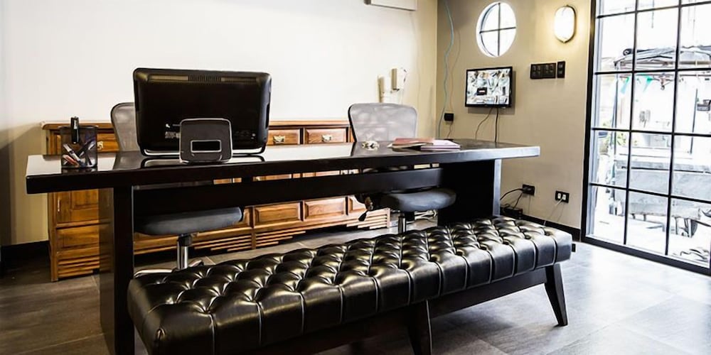 Jellybean the Blocks Hostel Sukhumvit 10 57/63