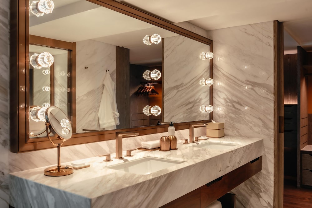 جناح غراند بسرير كينج، Grand Hyatt Hotel Singapore 2/2